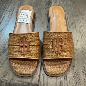 NWT Tommy Hilfiger Sandals Slides Woven Raffia Logo Brown Size 5.5 Womens